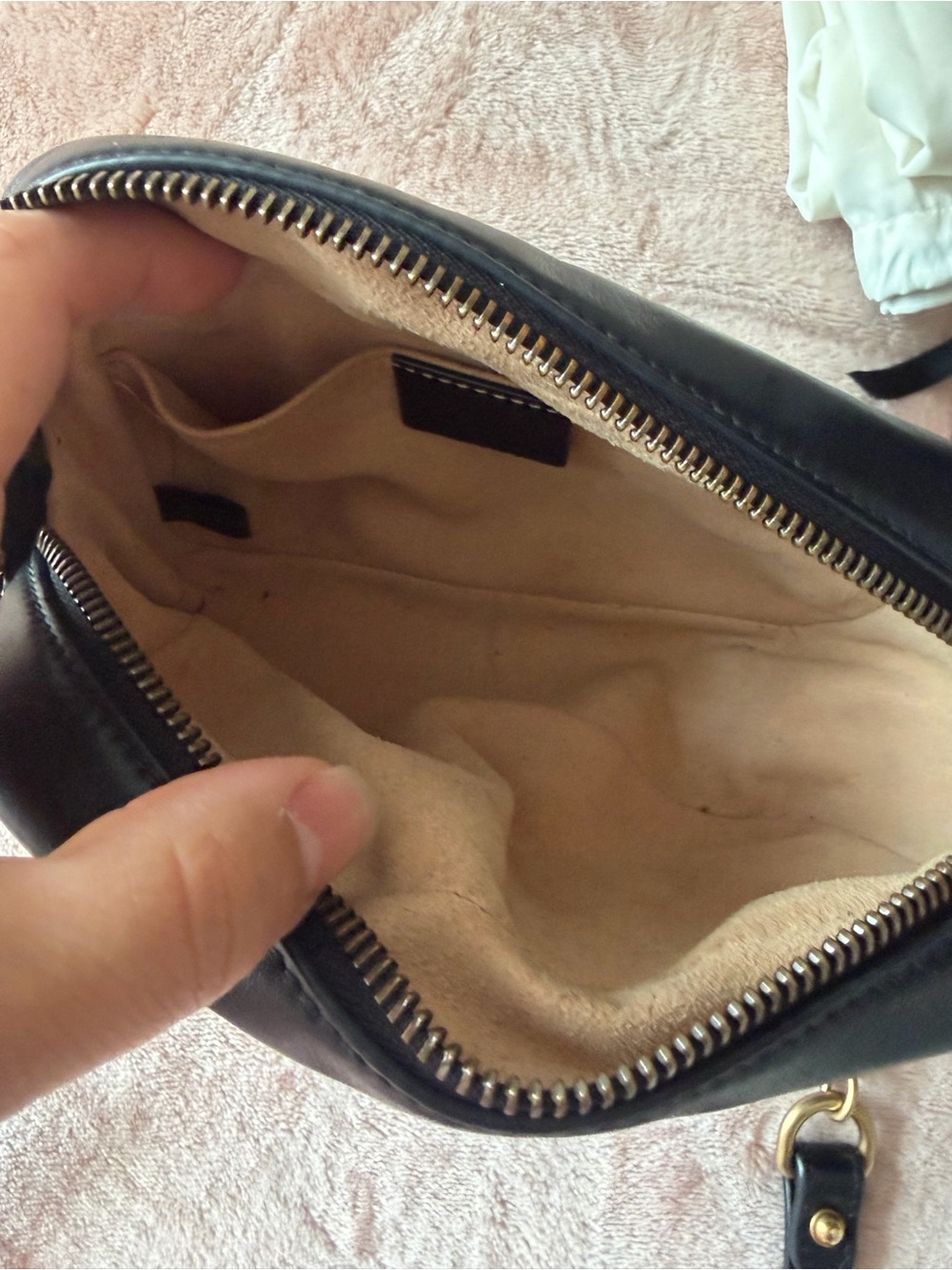 Gucci GG Quilted Chevron Leather Mini Camera Bag - Picture 4 of 6